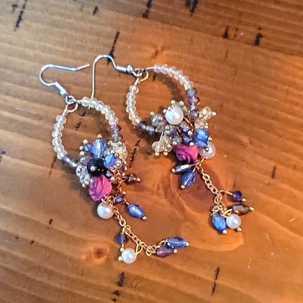 Flower dangle earrings